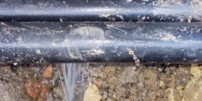 Perdita d'acqua nascosta di tubazione rotte rilevata con il Geofono 