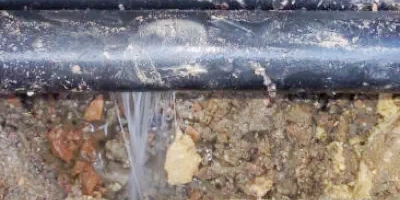 Perdita d'acqua nascosta di tubazione rotte rilevata con il Geofono 